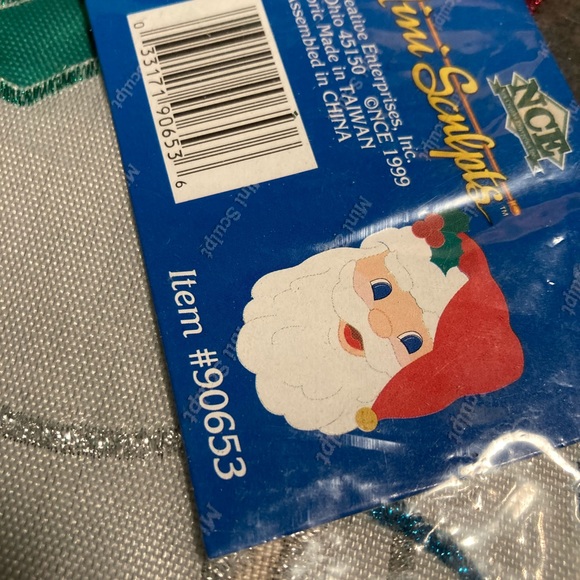 Santa flag use for mailbox,yard door, window new weather resistant fabric in pkg - Picture 2 of 9